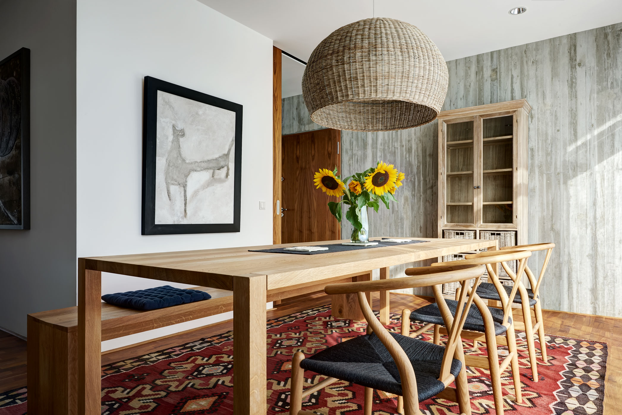 Dwell.25-apartment-prenzlauerberg-berlin-esszimmer-1