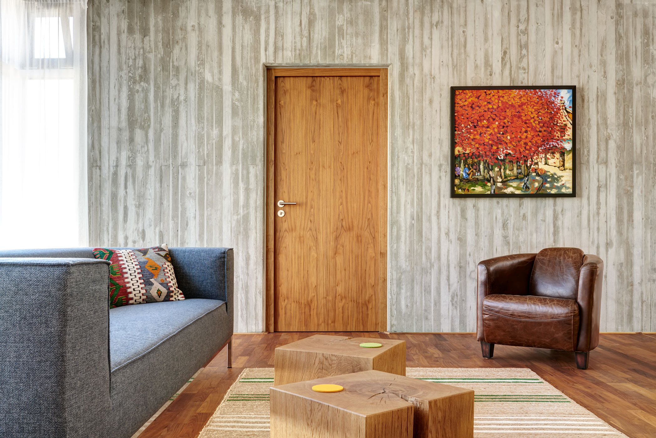 Dwell.25-apartment-prenzlauerberg-berlin-wohnzimmer