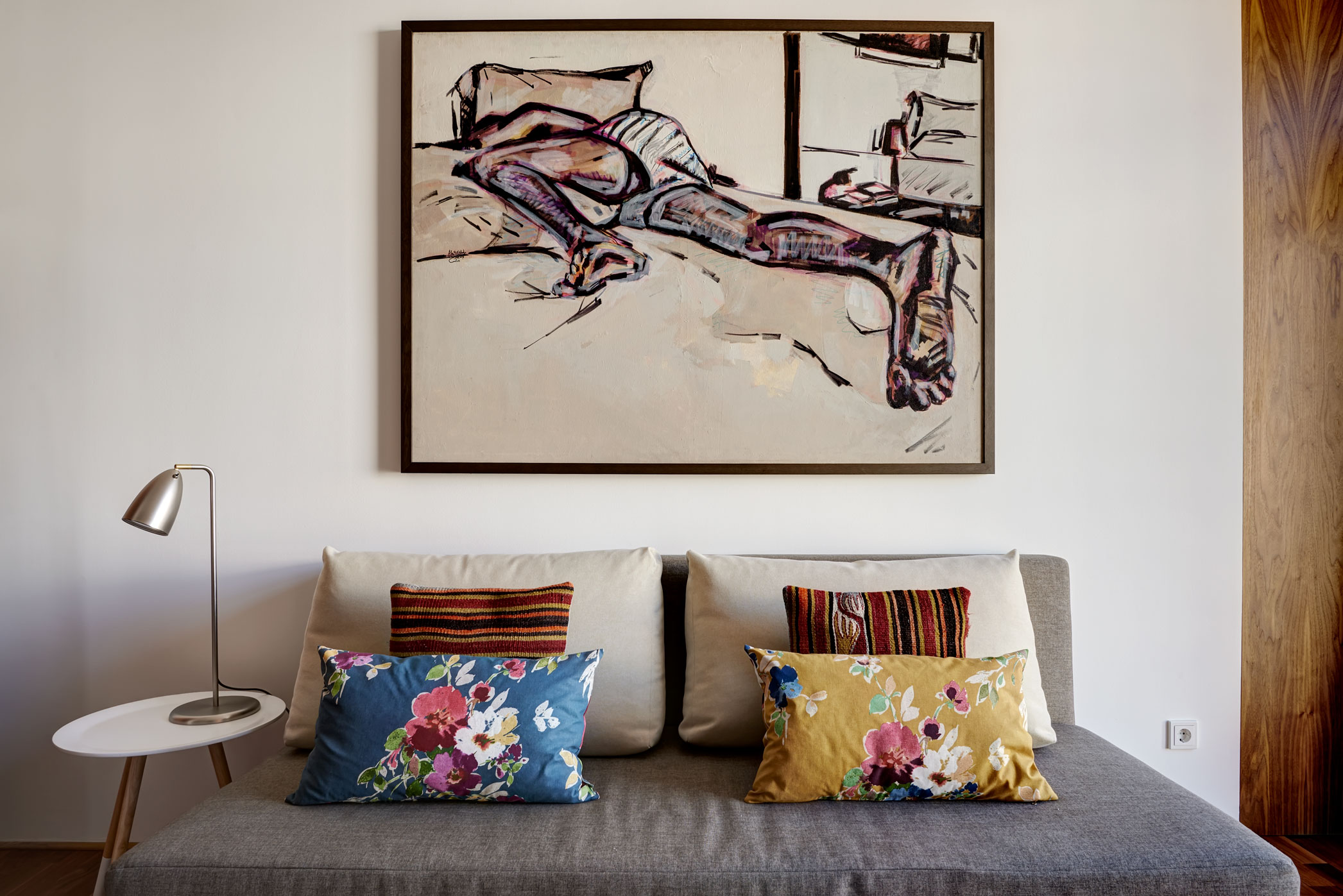 Dwell.25-apartment-prenzlauerberg-berlin-g&auml;stezimmer-2