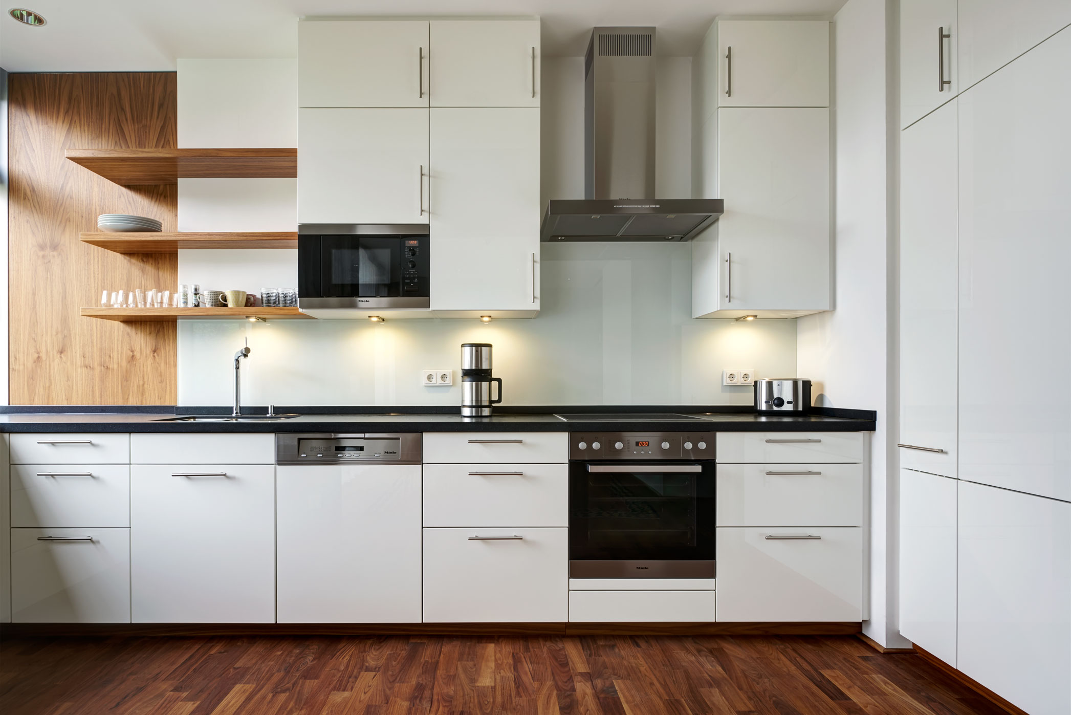 Dwell.25-apartment-prenzlauerberg-berlin-k&uuml;che